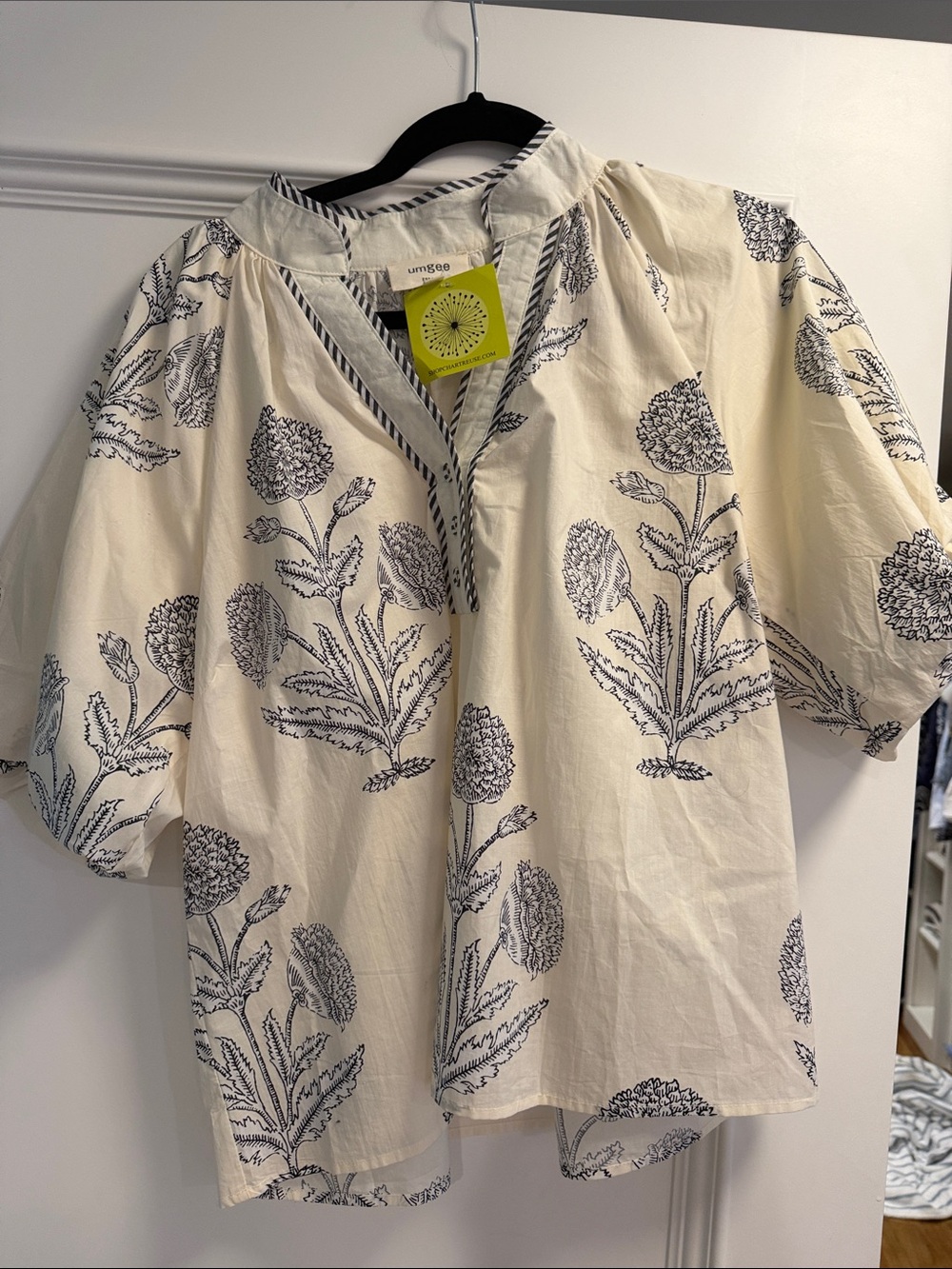Umgee Cream Short-Sleeve Floral Button-Down Shirt - Picture 2 of 5